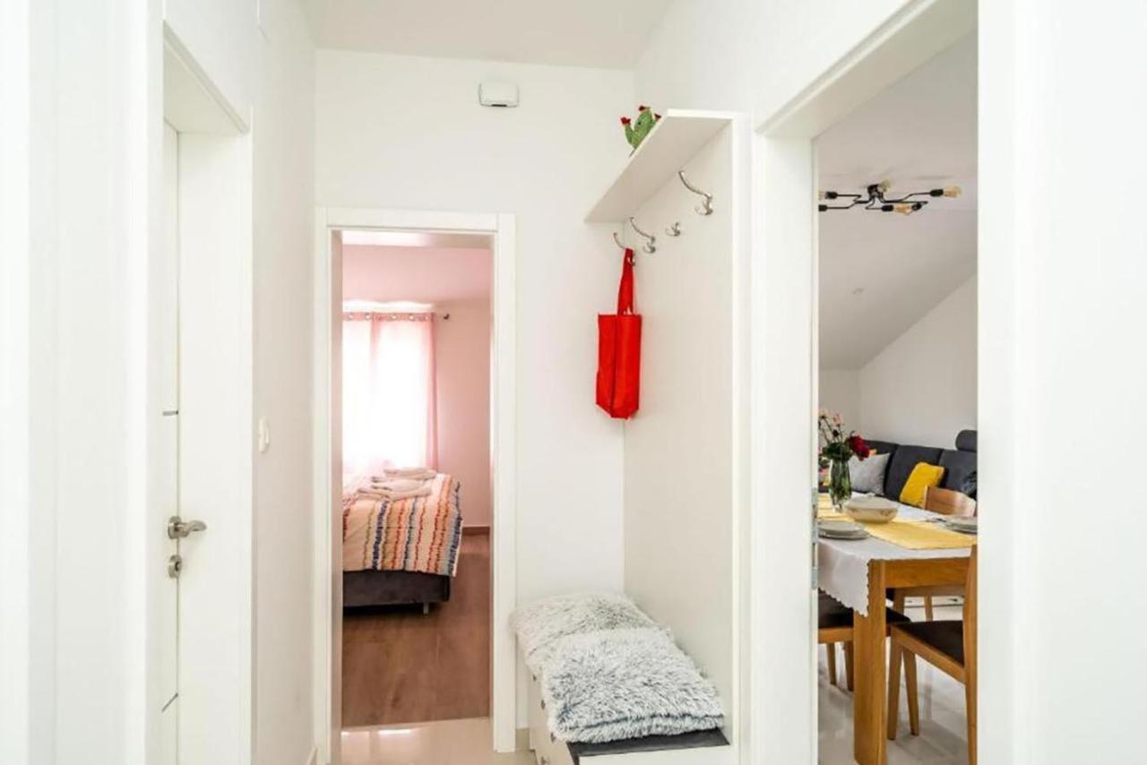Apartment Matej Mokošica Exteriör bild