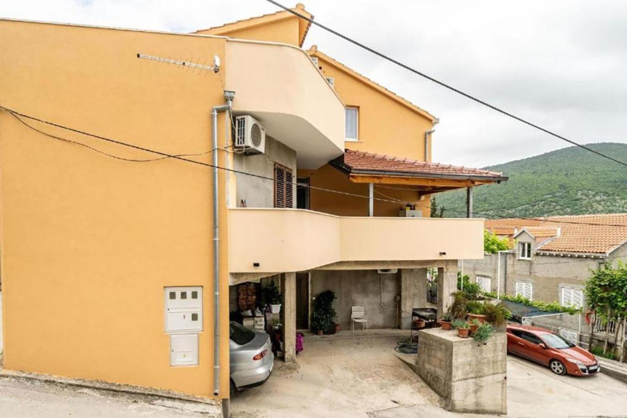 Apartment Matej Mokošica Exteriör bild