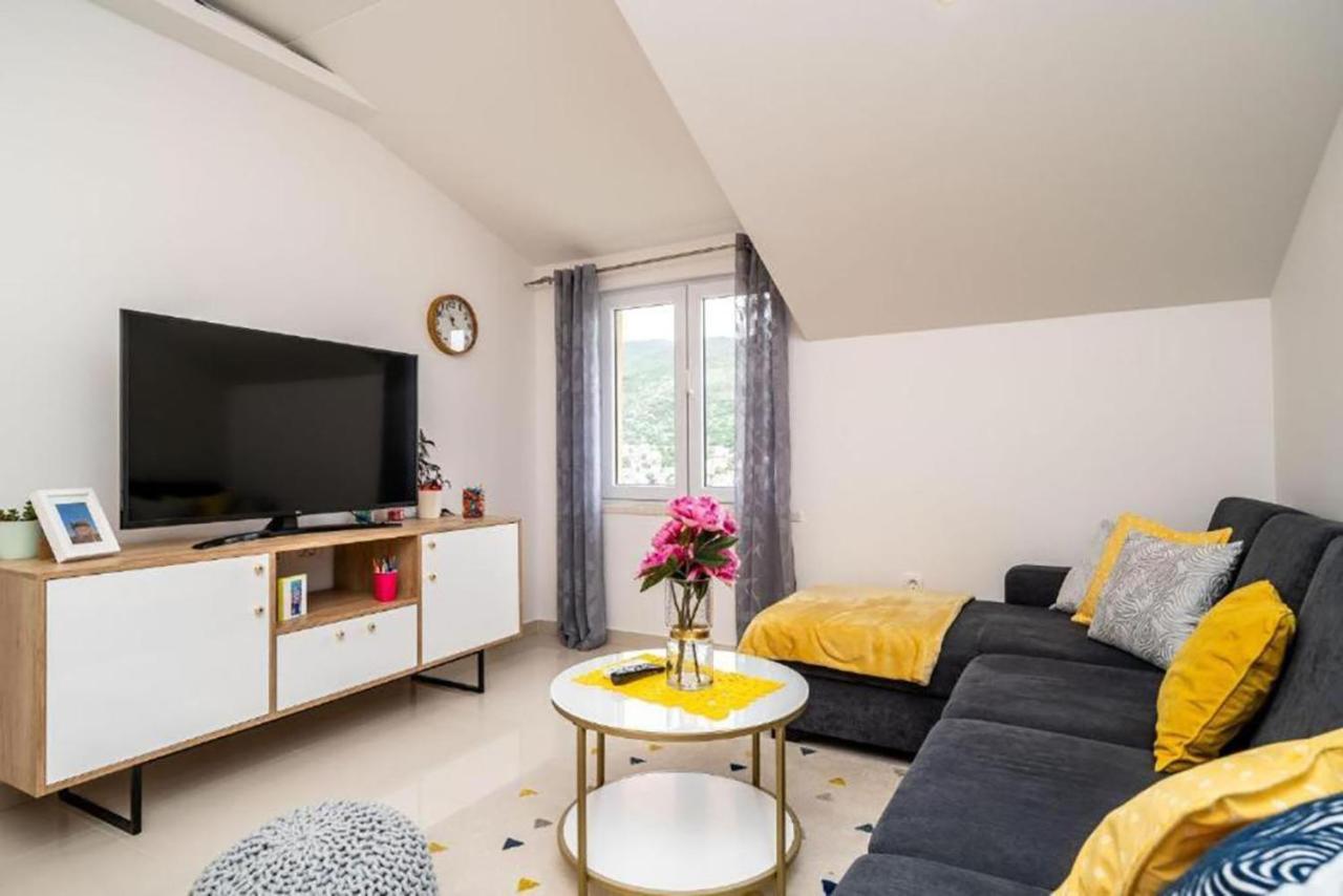 Apartment Matej Mokošica Exteriör bild